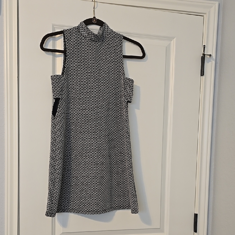 Socialite Black and White Patterned Sleeveless Dress. Size XS. GUC